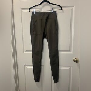 The North Face Women's Nylon straight leg pants women’s‎ size small 28in inseam